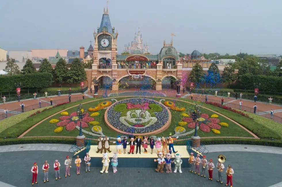 Shanghai Disneyland Tour