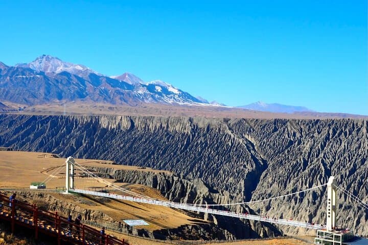 Urumqi — Dushanzi Grand Canyon — Jinghe