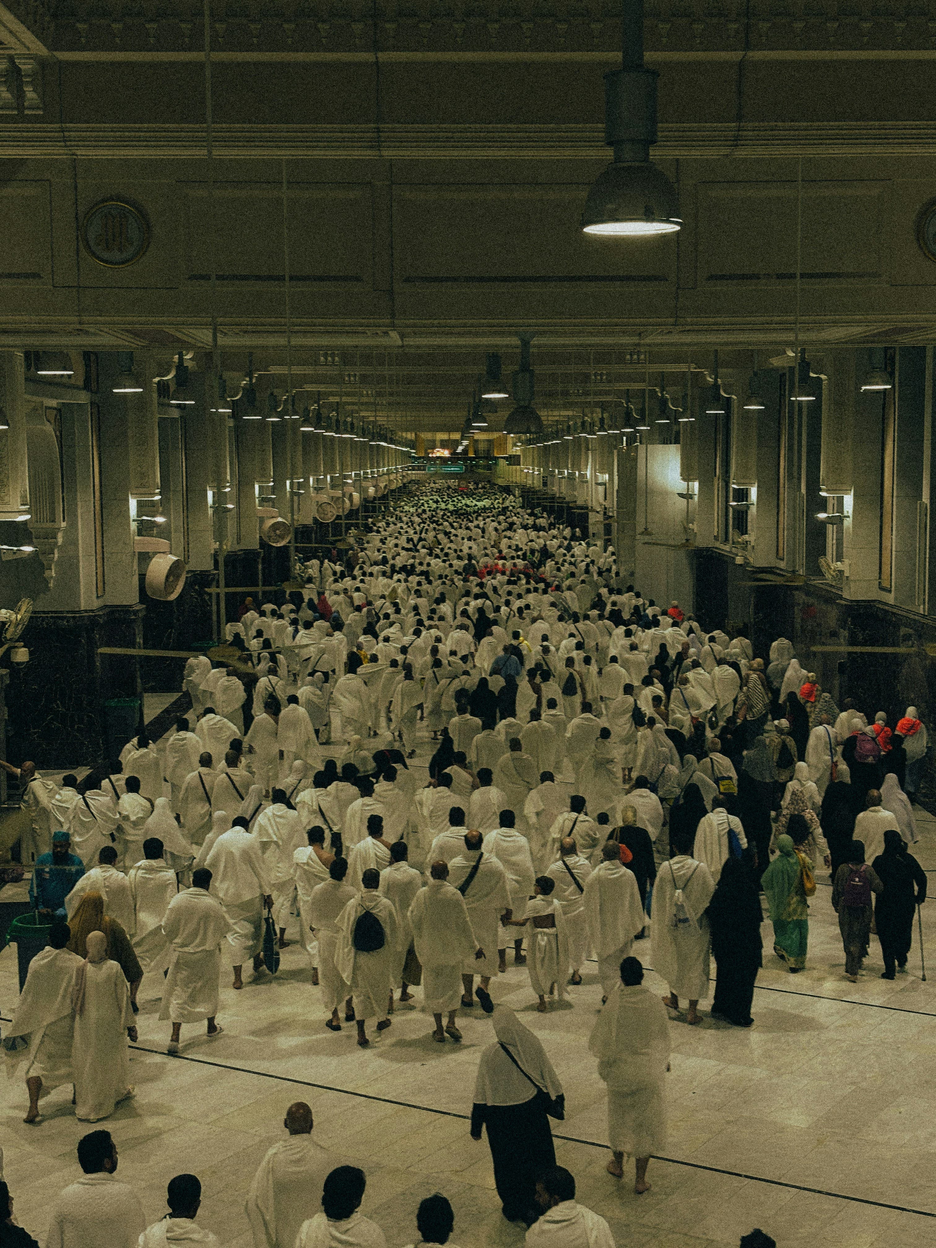 MENYEMPURNAKAN IBADAH UMRAH WAJIB